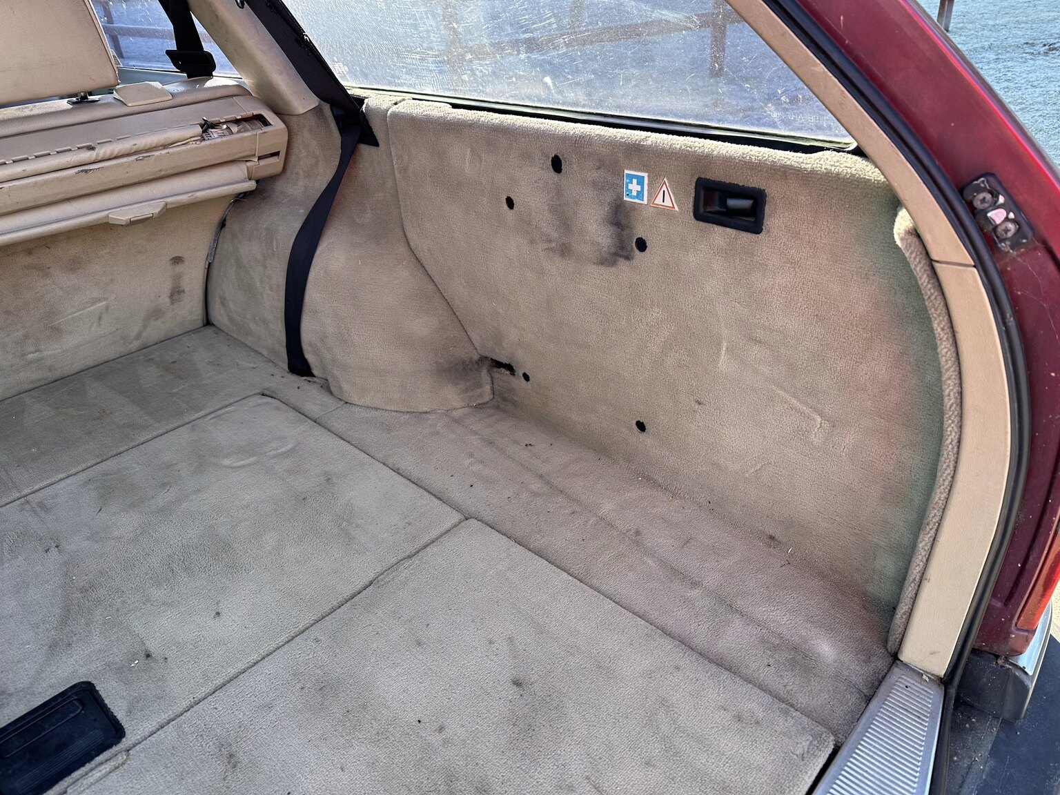Interior image of 1992 Mercedes-Benz 300 TE-24