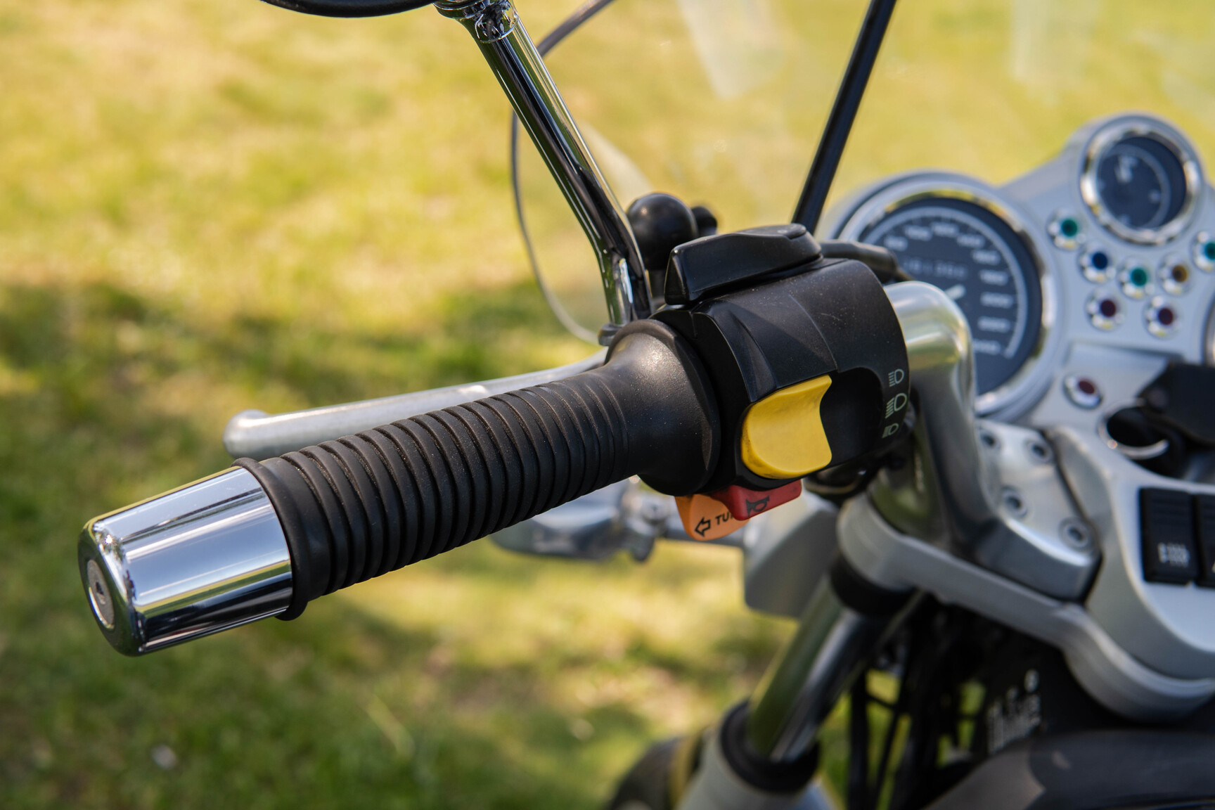 Exteriörbild på 1998 BMW R1100R (44)