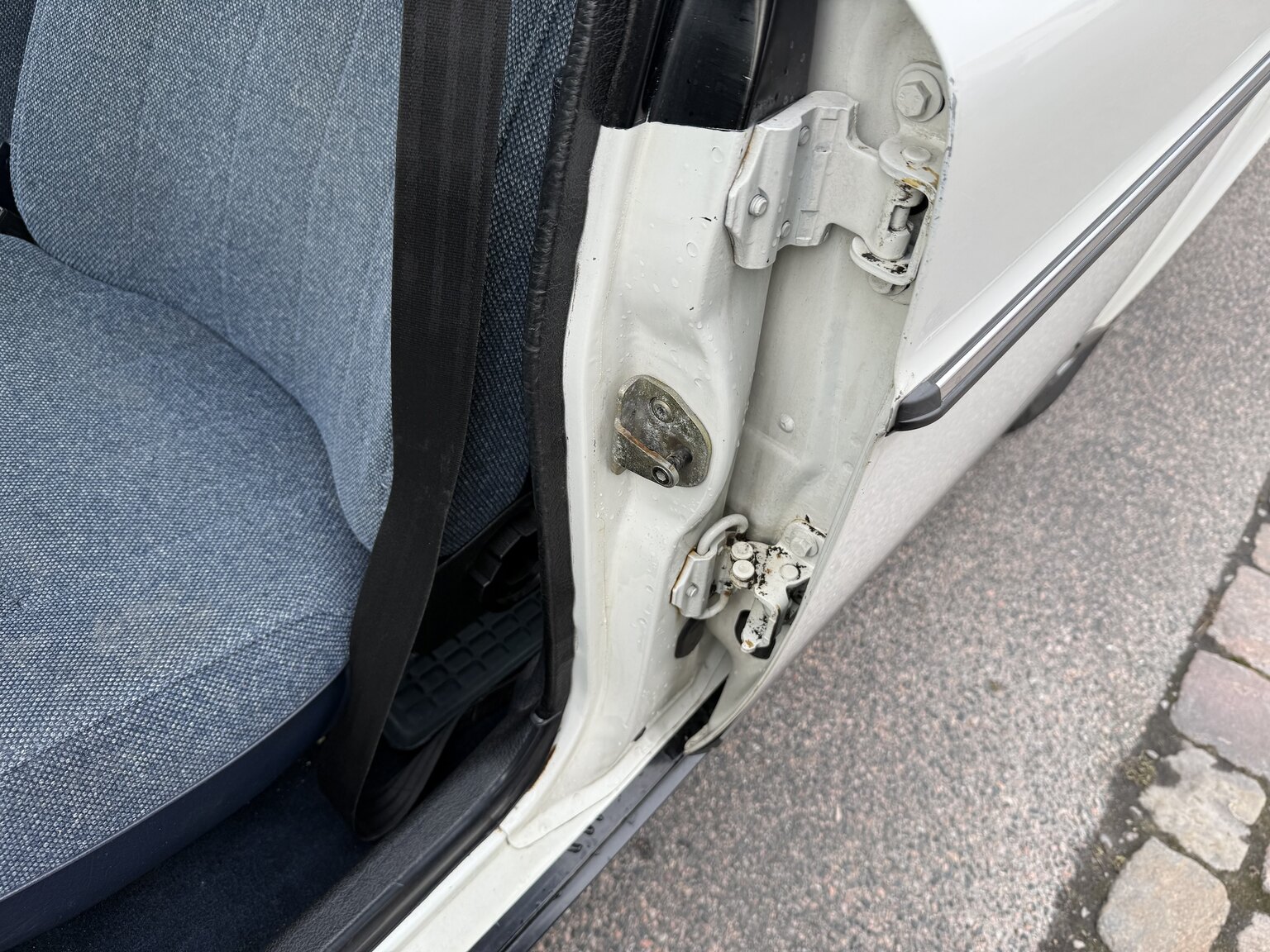 Interior image of 1991 Volvo 240 GL Automat (26)