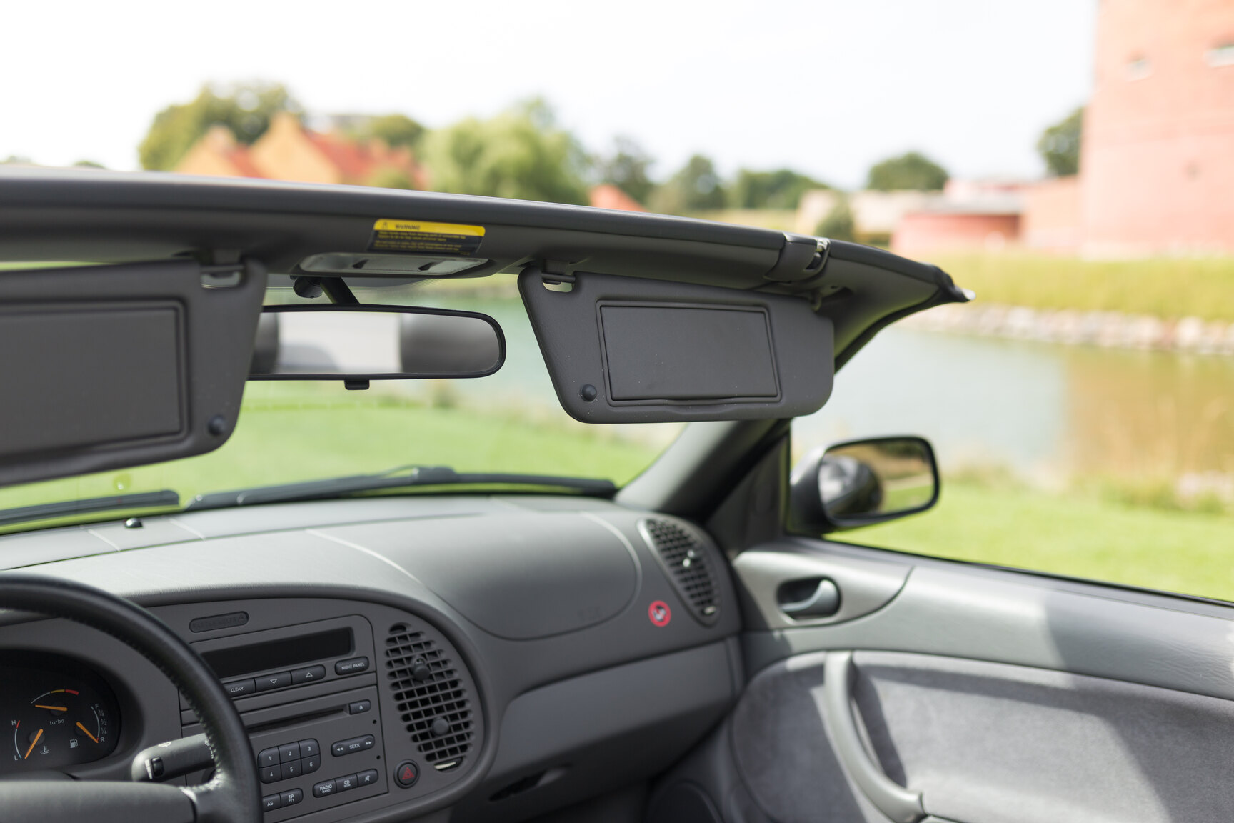 Interior image of 1998 Saab 9-3 SE 2.0T Convertible
