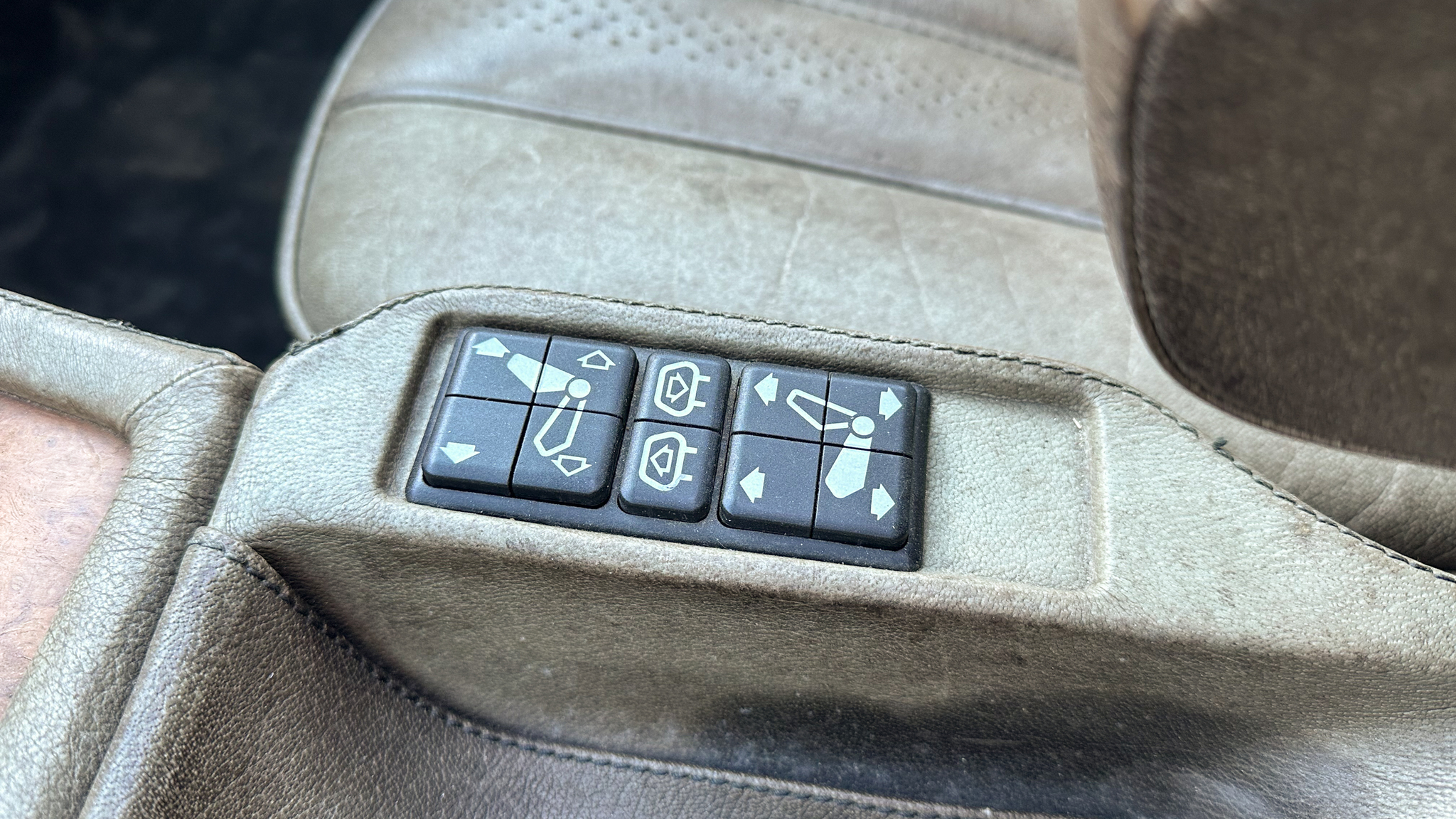 Interiörbild 1984 BMW 745i Executive Automat