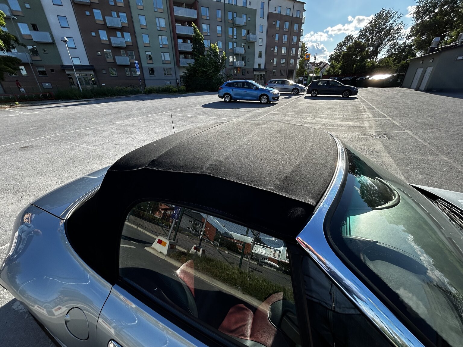 Exterior image of 1999 BMW Z3 2.8i (38)