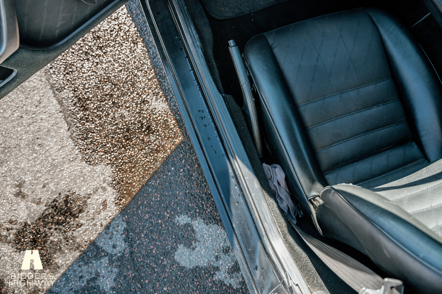 Interior image of 1989 Porsche 944 S2 Cabriolet