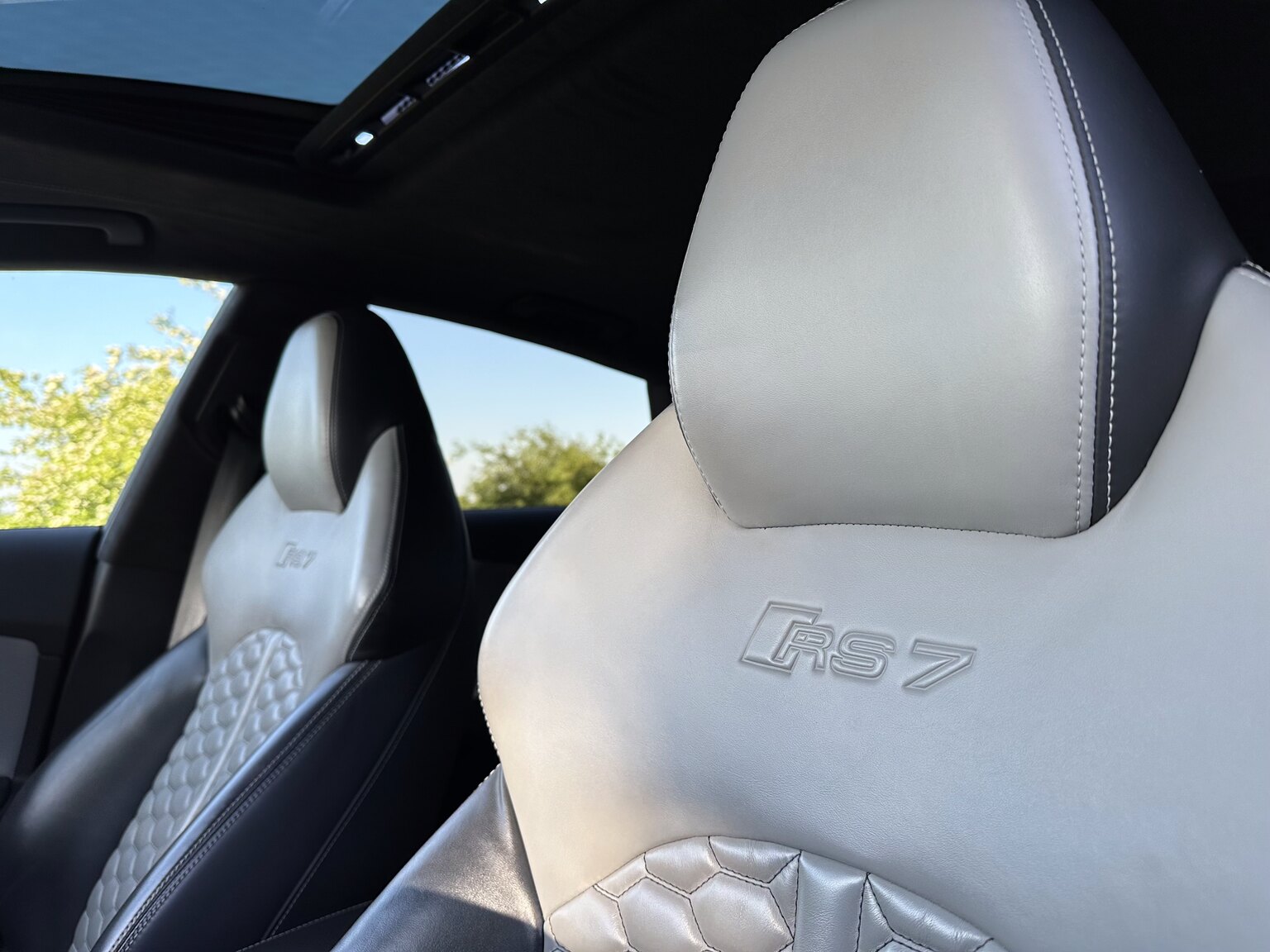 Interiörbild 2015 Audi RS7 (17)