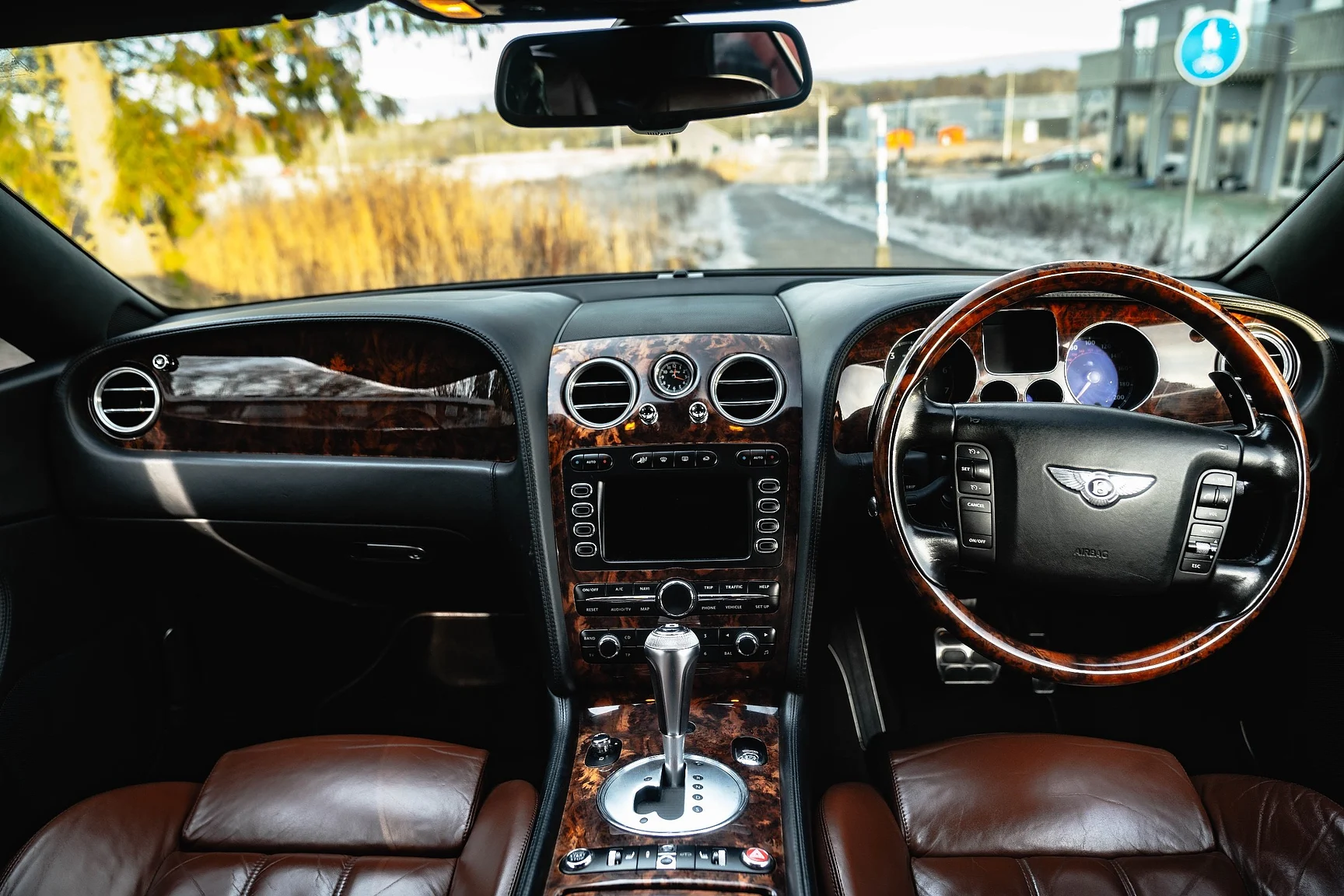Innenraumfoto von 2007 Bentley Continental GTC (64)