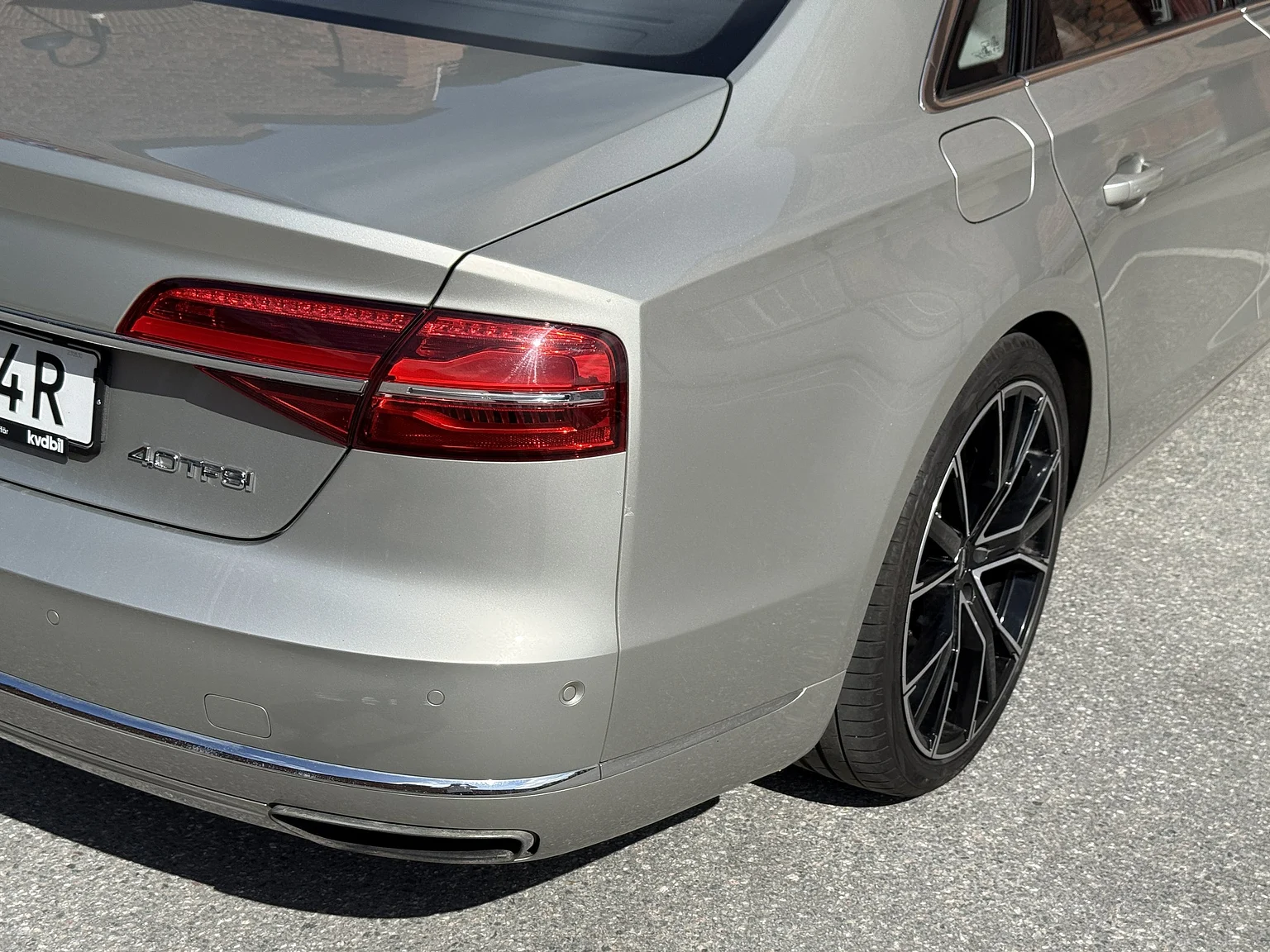 Exteriörbild på 2014 Audi A8 4.0 TFSI (51)