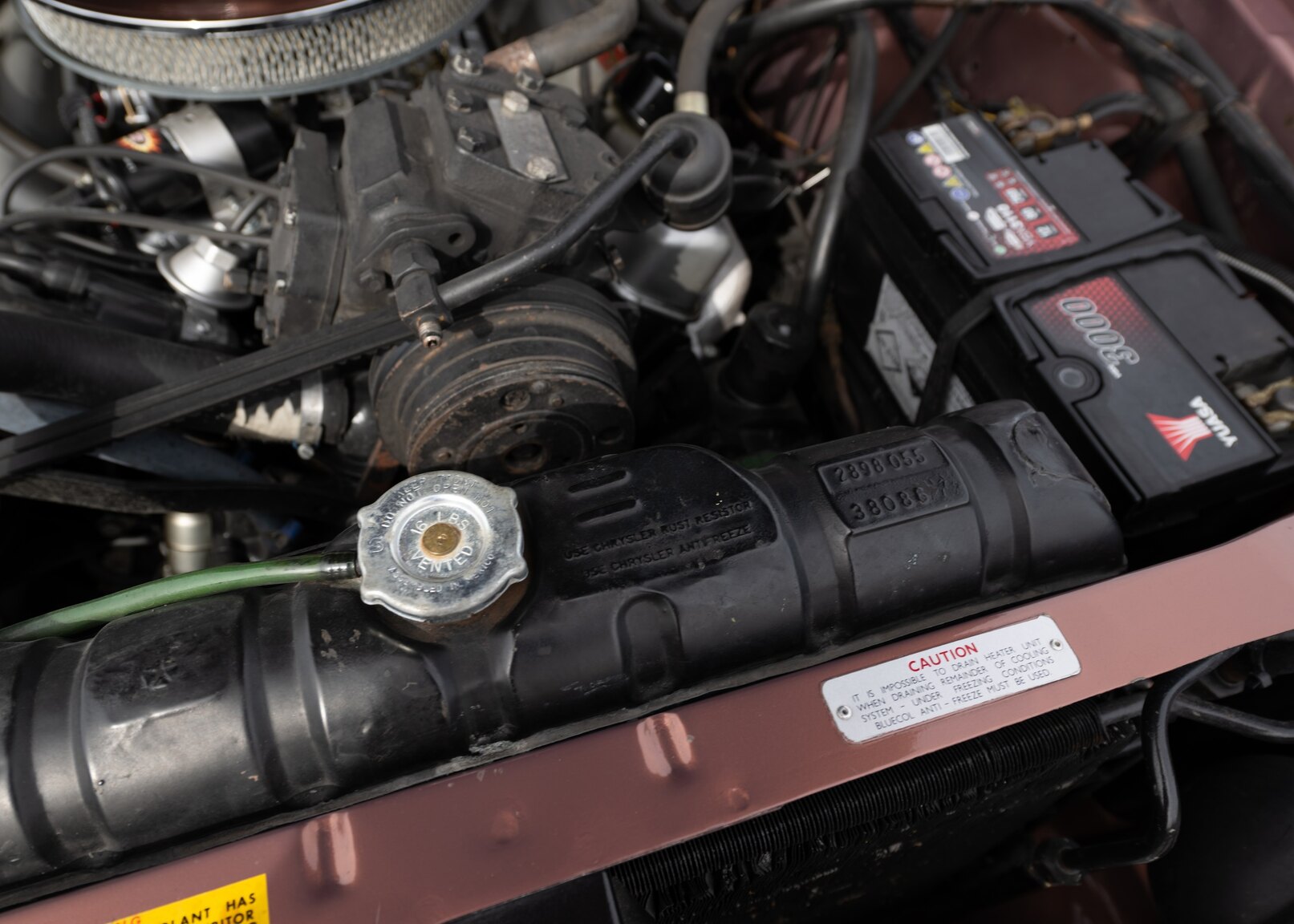 Image of 1961 Chrysler New Yorker Sedan (17) mechanics