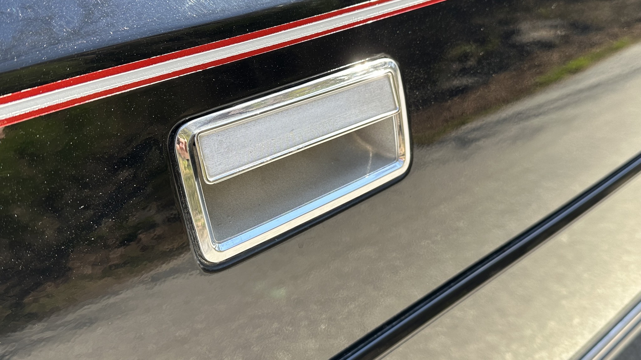 Exteriörbild på 1988 Lincoln Town Car