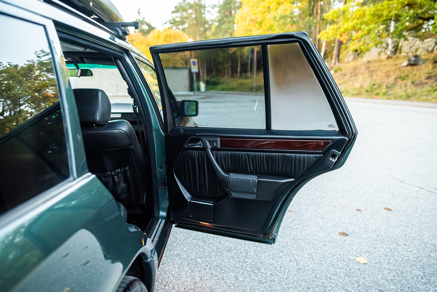 Interior image of 1996 MERCEDES-BENZ E 320 T