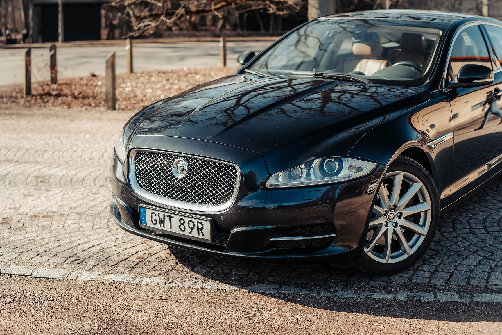 Exteriörbild på 2012 Jaguar XJ (17)