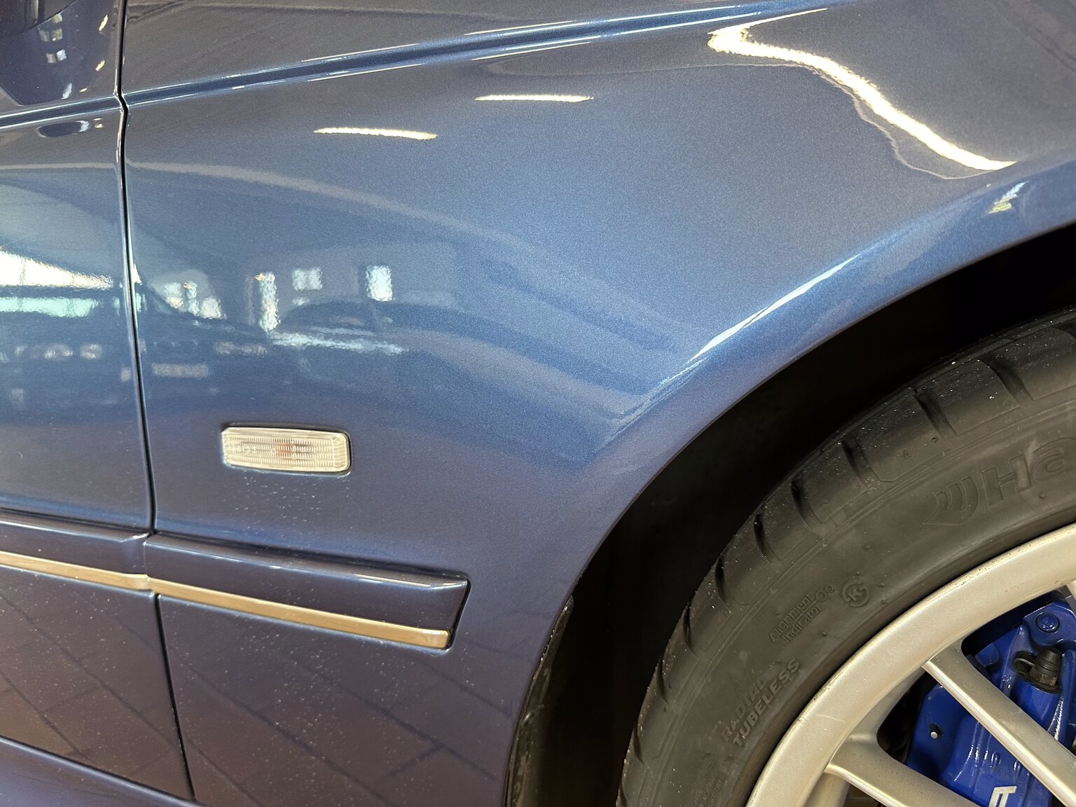 Exteriörbild på 2002 ALPINA B10 V8S