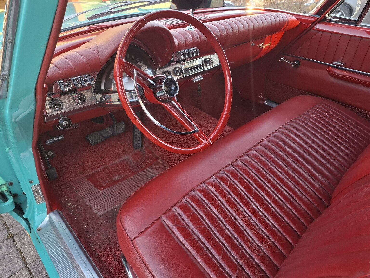 Interior image of 1961 Chrysler Newport Cabriolet