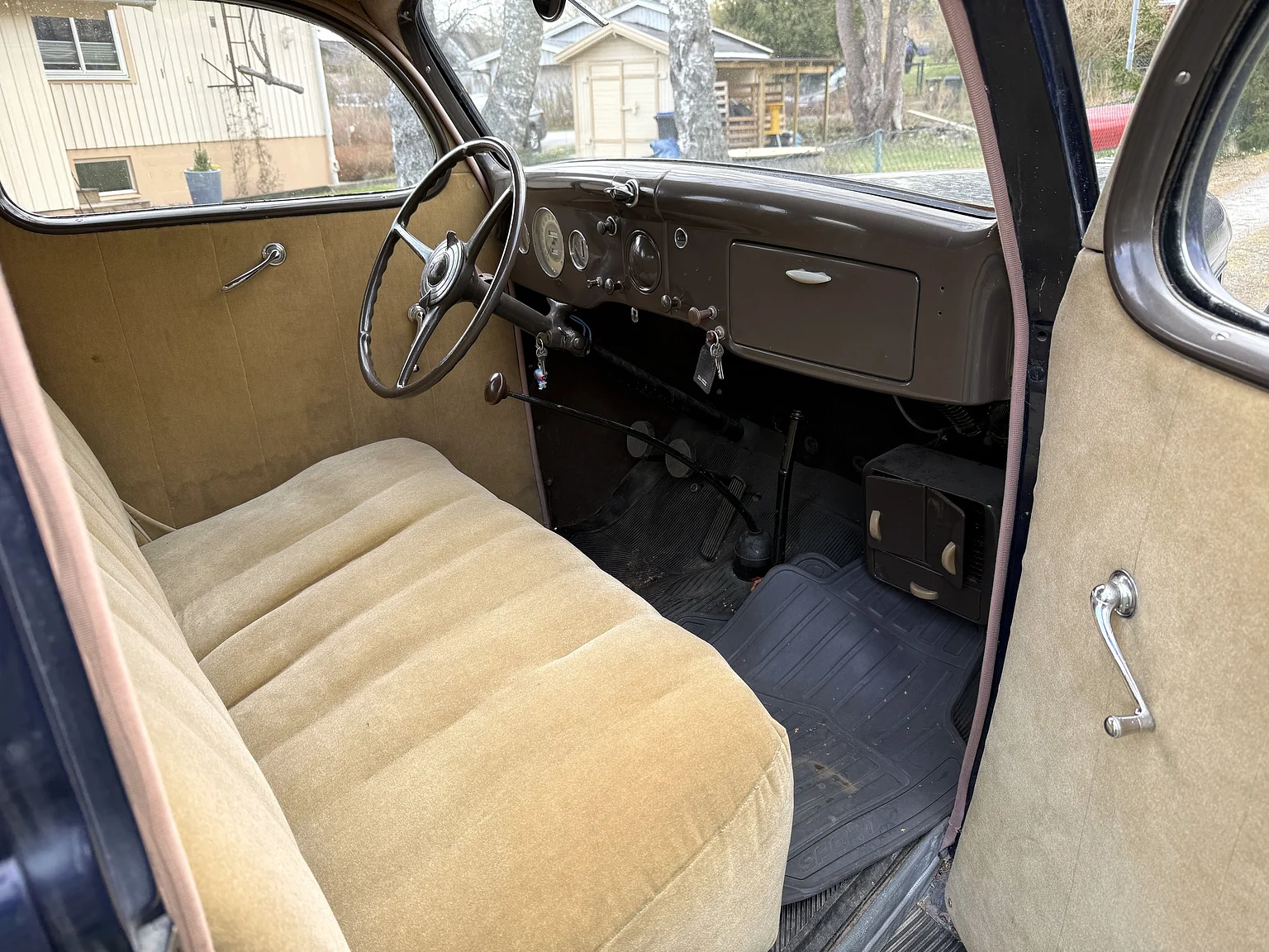 Interior image of 1936 Ford 214A Fordor (30)