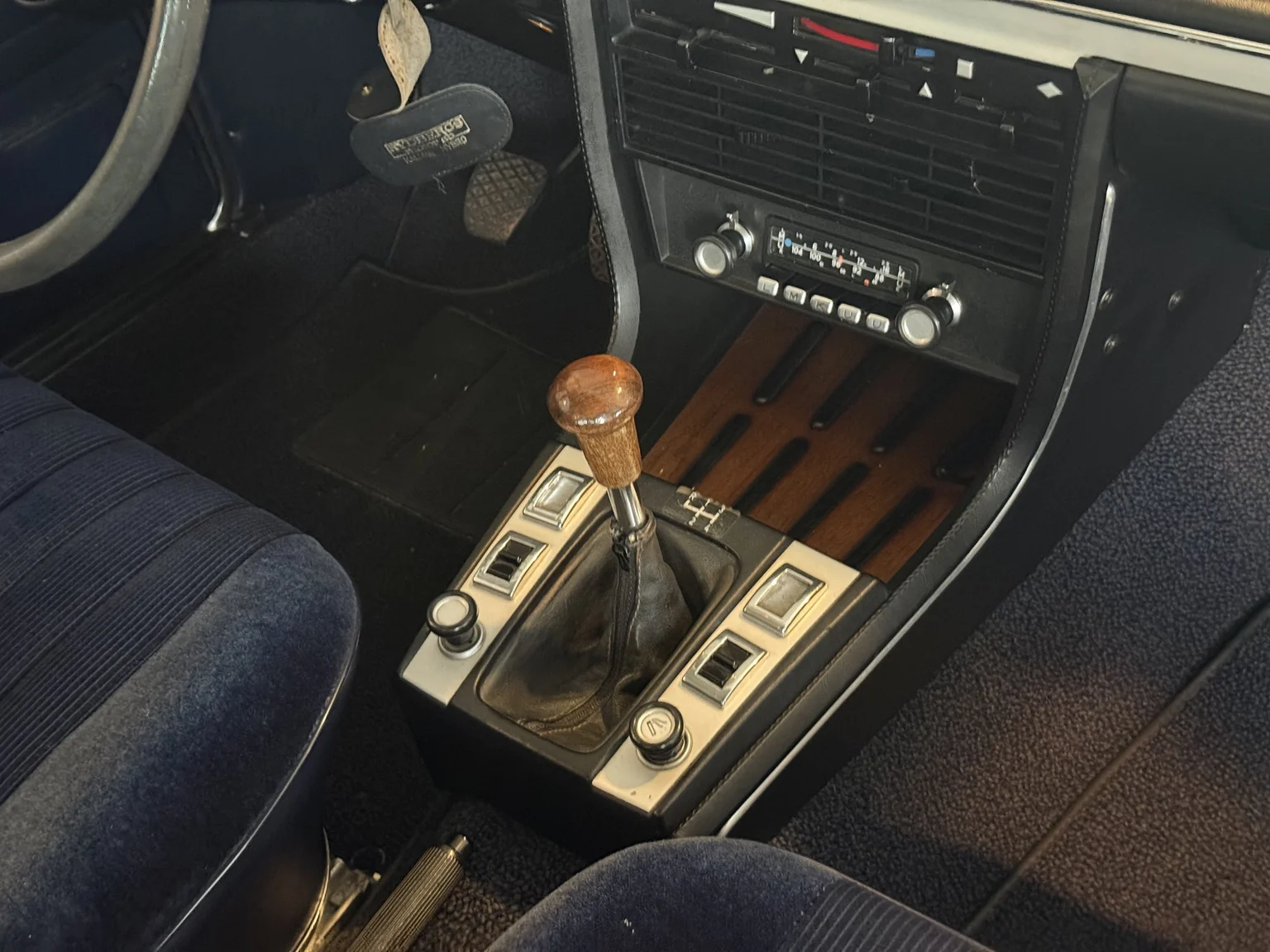 Interiörbild 1972 BMW E9 3.0 CSI (25)