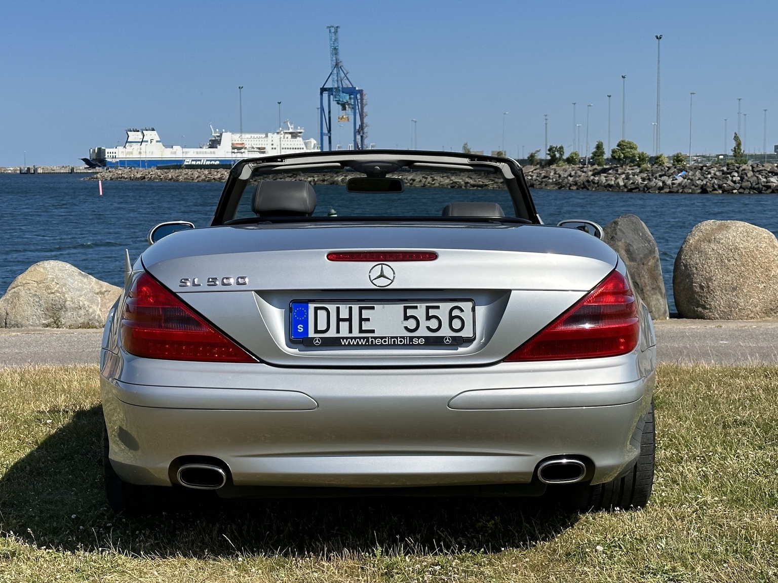 Exterior image of 2002 Mercedes SL 500 (8)