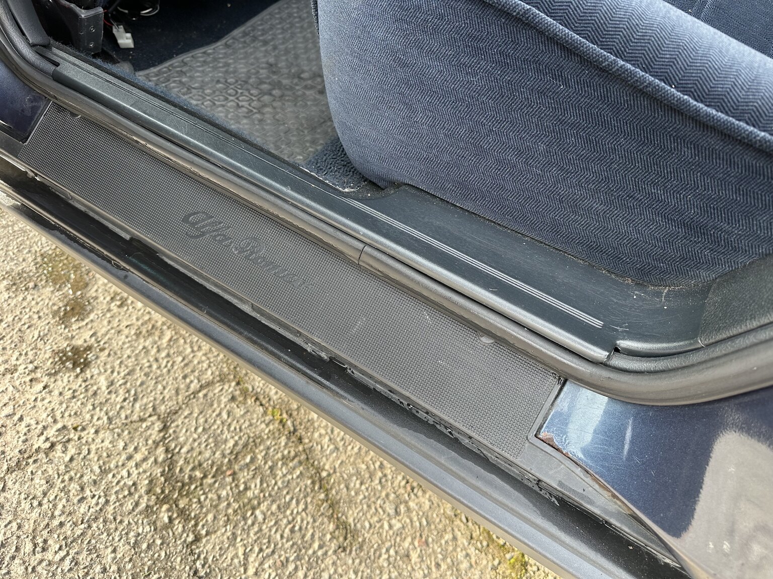 Interior image of 1994 Alfa Romeo 164