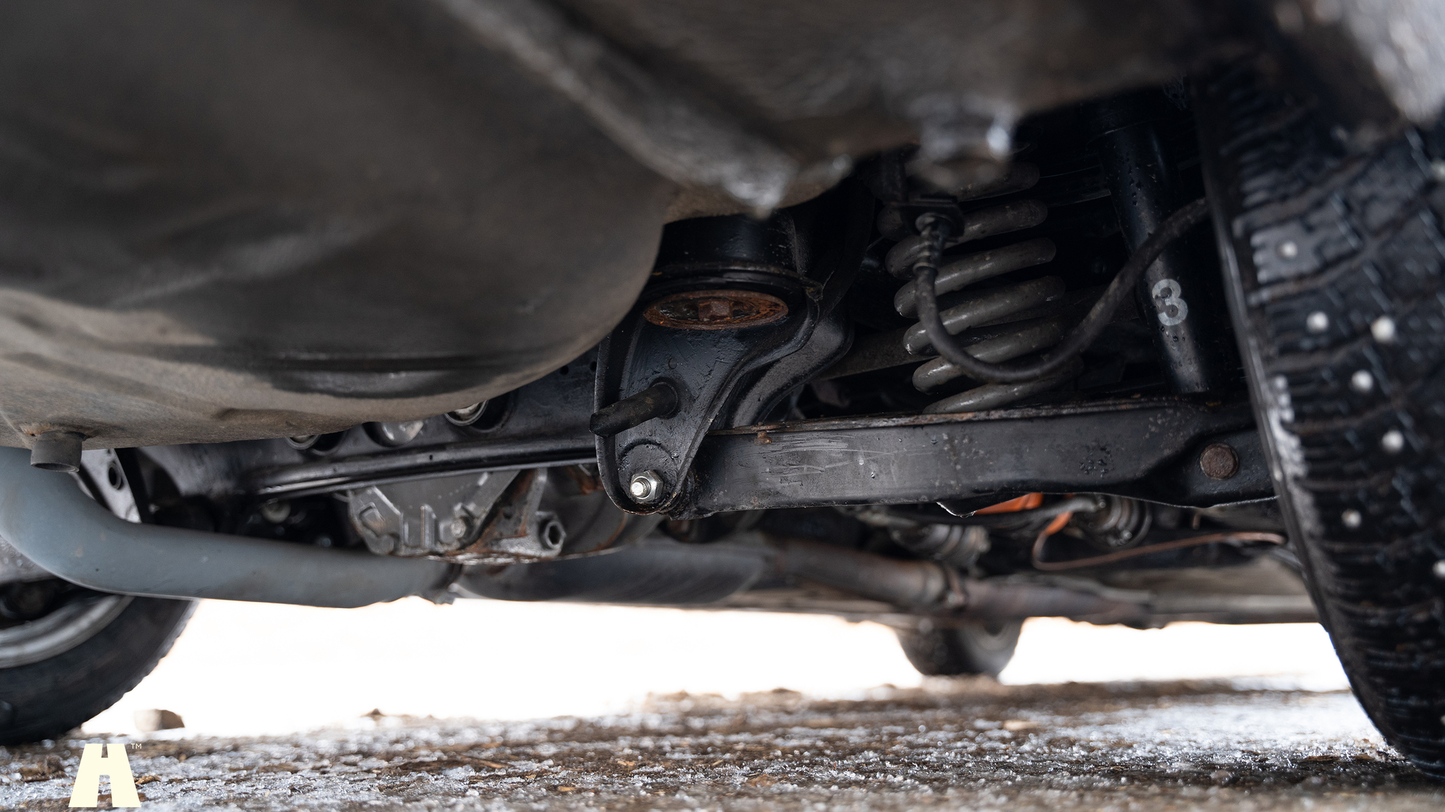 Image of 1990 Mercedes 300 CE-24 mechanics