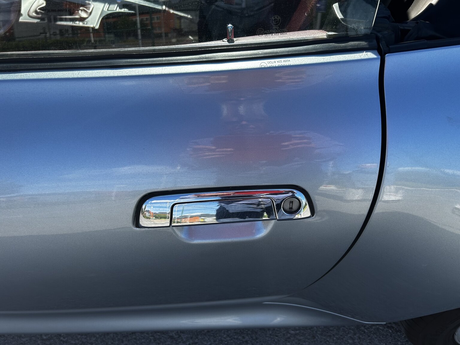 Exterior image of 1999 BMW Z3 2.8i (33)