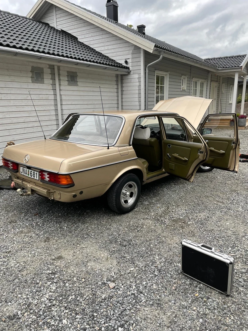Bild der Verschiedenes von 1976 Mercedes-Benz 300 D (5)