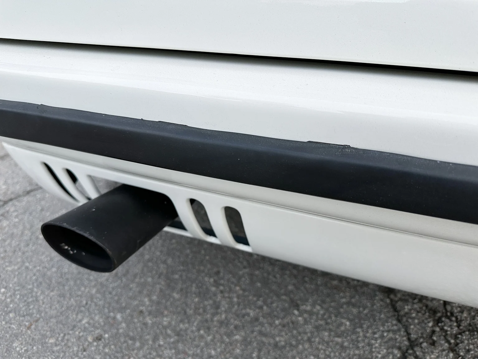 Exterior image of 1986 Porsche 944R (84)