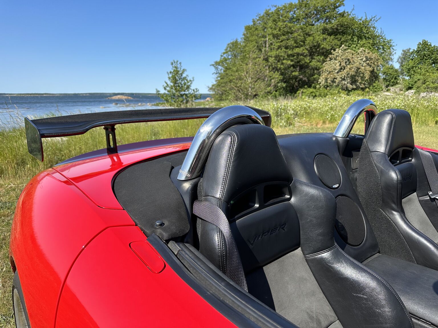 Exterior image of 2004 Dodge Viper SRT-10 (72)