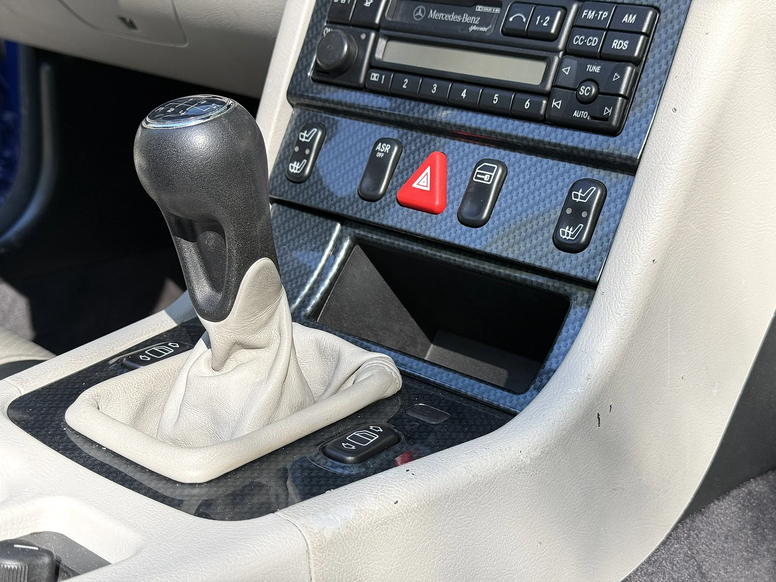 Innenraumfoto von 1997 Mercedes-Benz 230 SLK (39)
