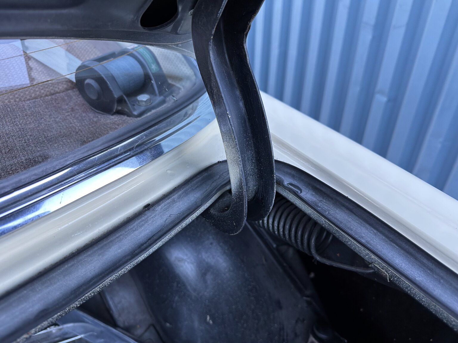 Interior image of 1974 Mercedes Benz 230.6