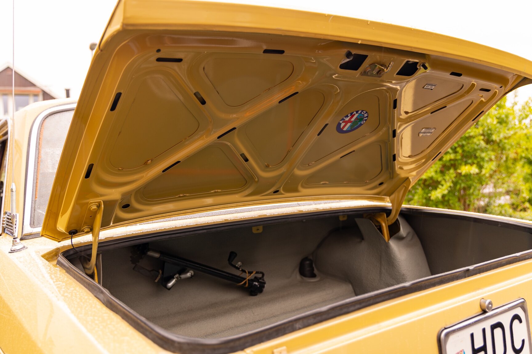 Interior image of 1974 Alfa Romeo Berlina 2000