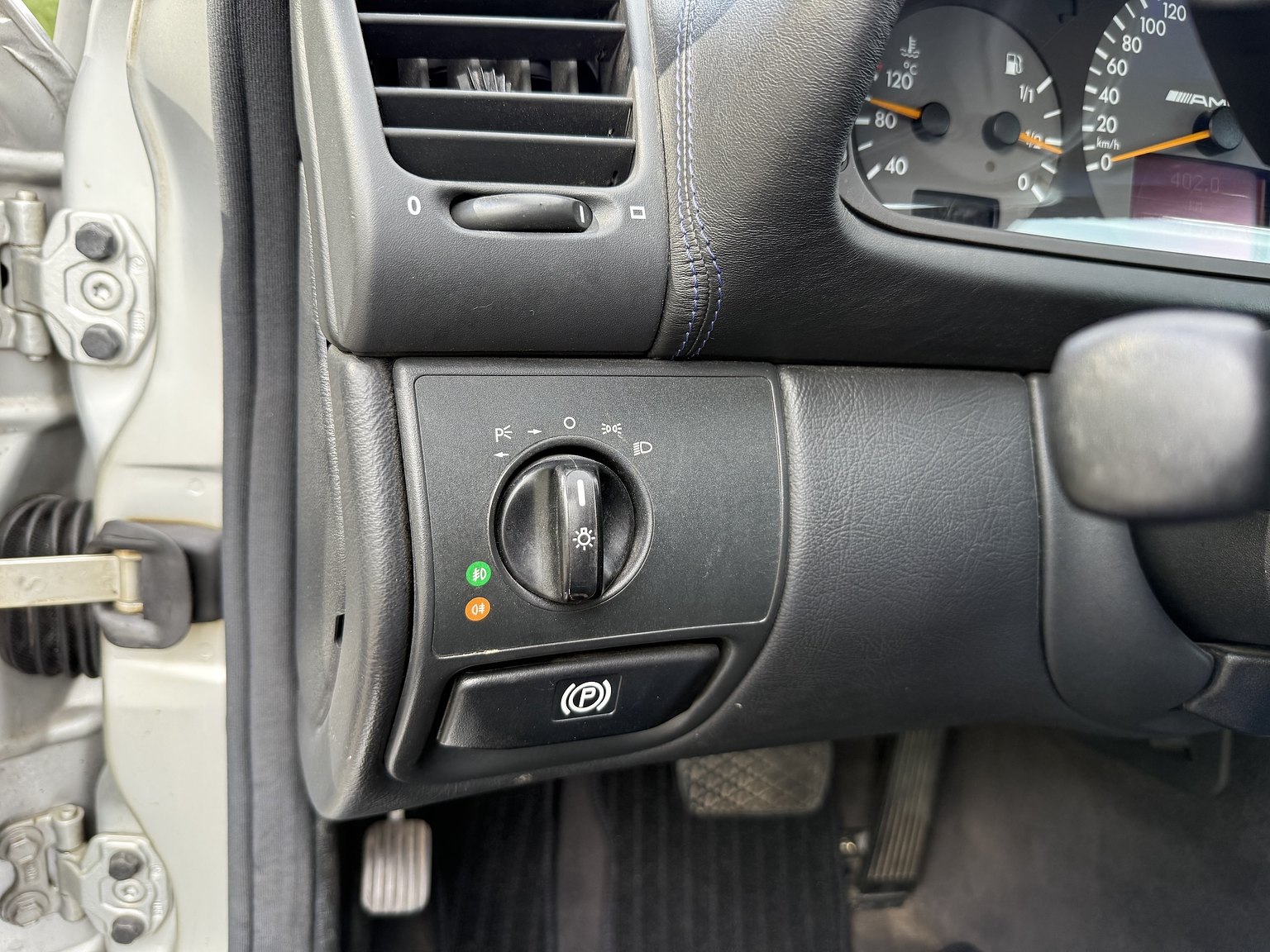 Interior image of 2000 Mercedes-Benz CLK 55 AMG Coupé