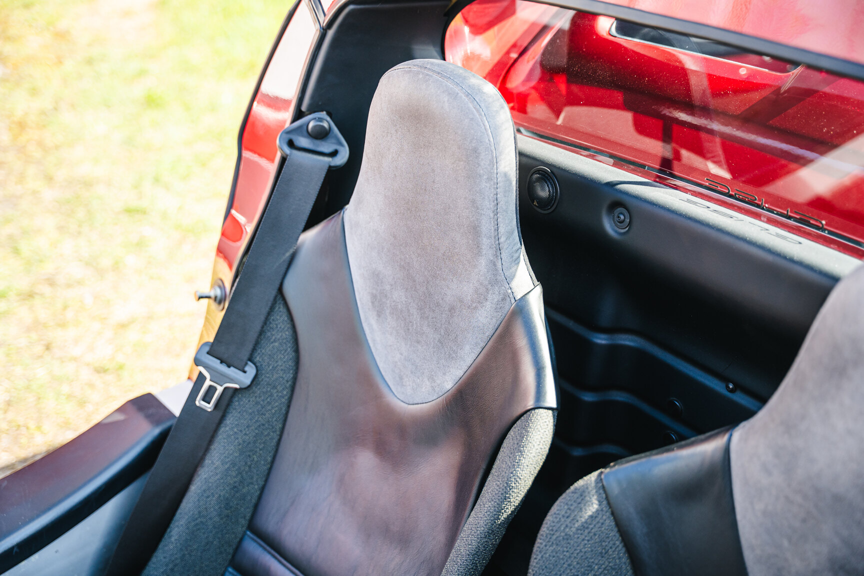 Interior image of 2001 Lotus Elise 111