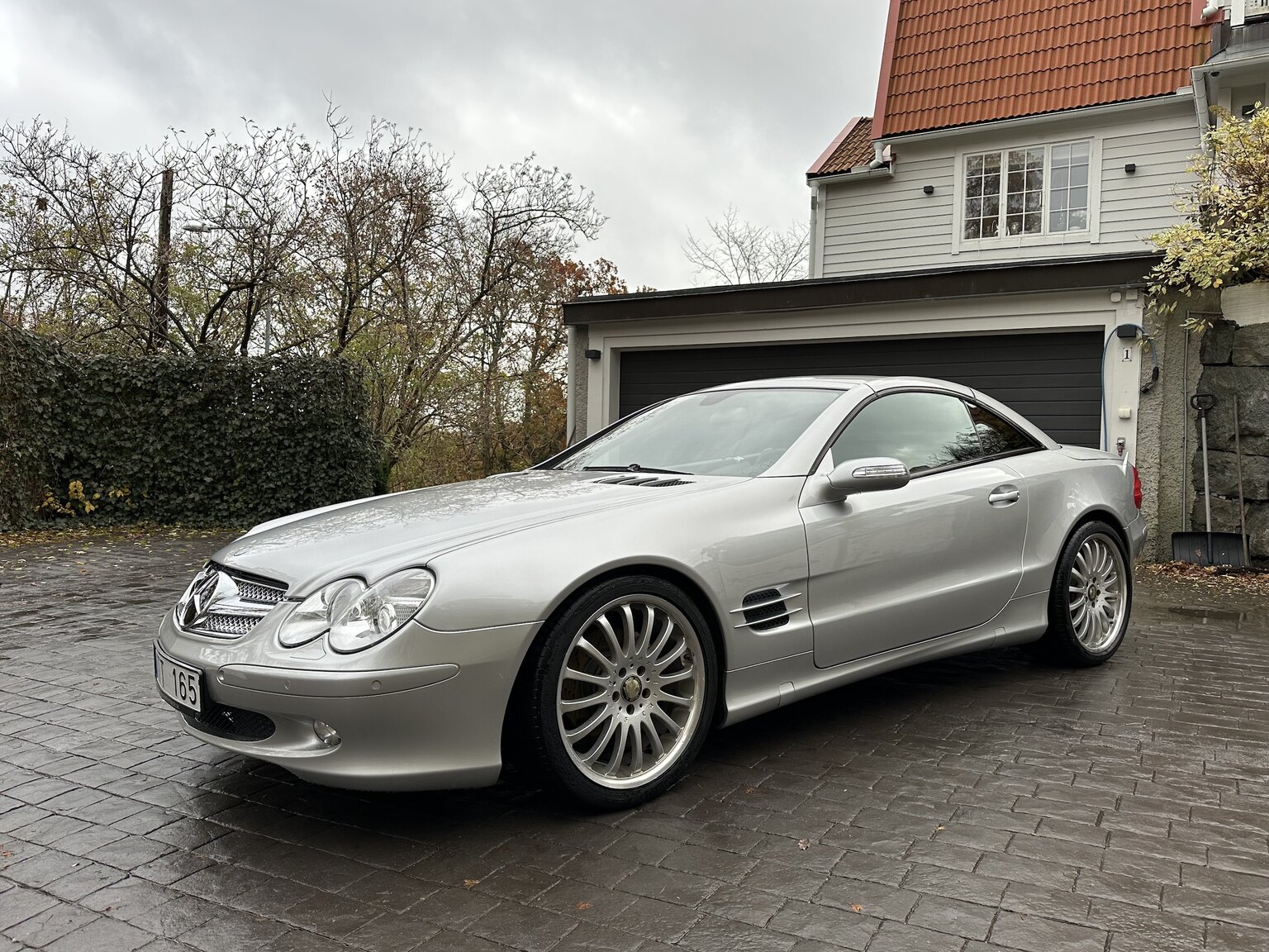 Exteriörbild på 2005 Mercedes-Benz SL 350