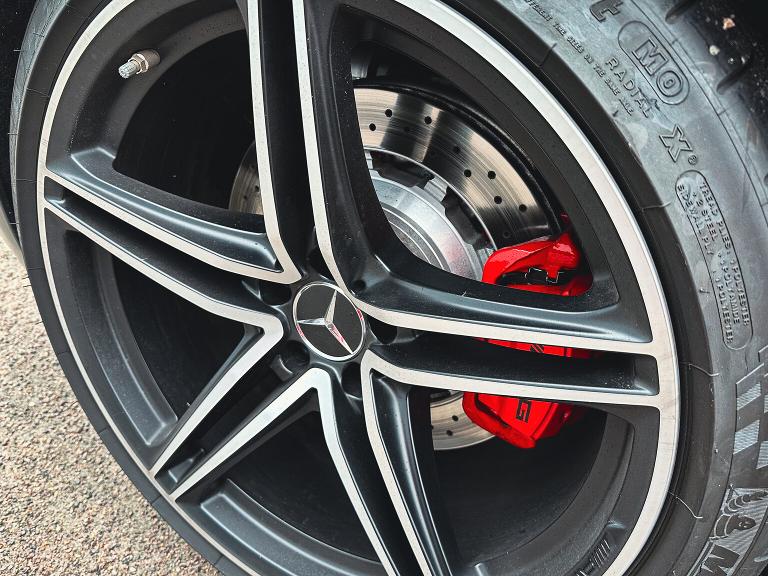 Exteriörbild på 2018 Mercedes Benz AMG GT C