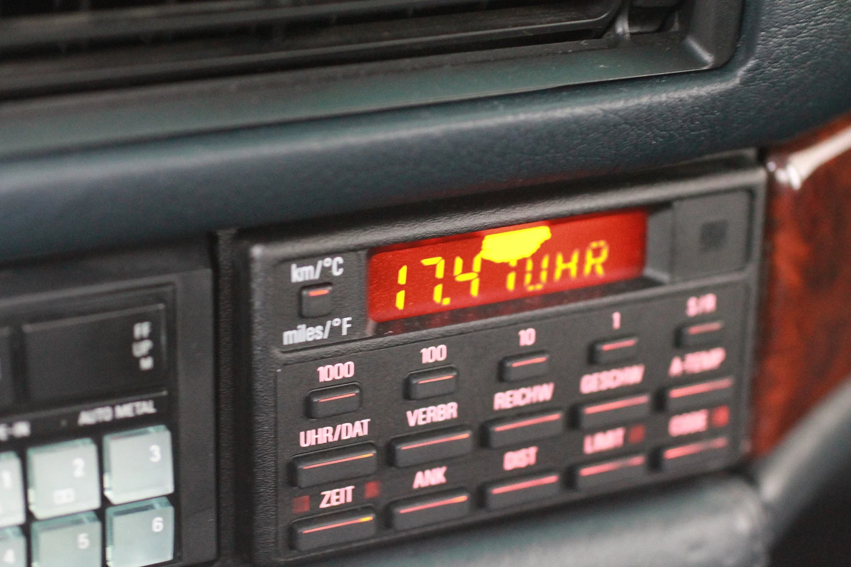 Innenraumfoto von 1989 BMW 750iL (27)