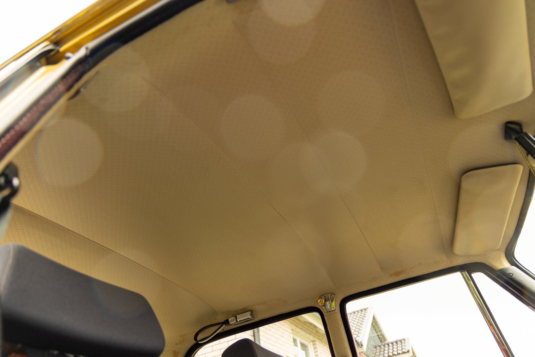 Interior image of 1974 Alfa Romeo Berlina 2000