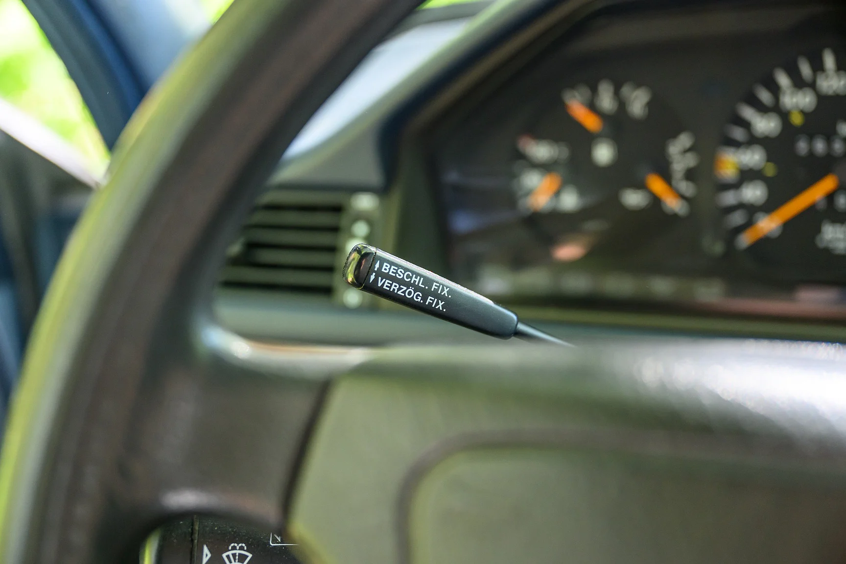 Innenraumfoto von 1992 Mercedes-Benz 300 TE (15)