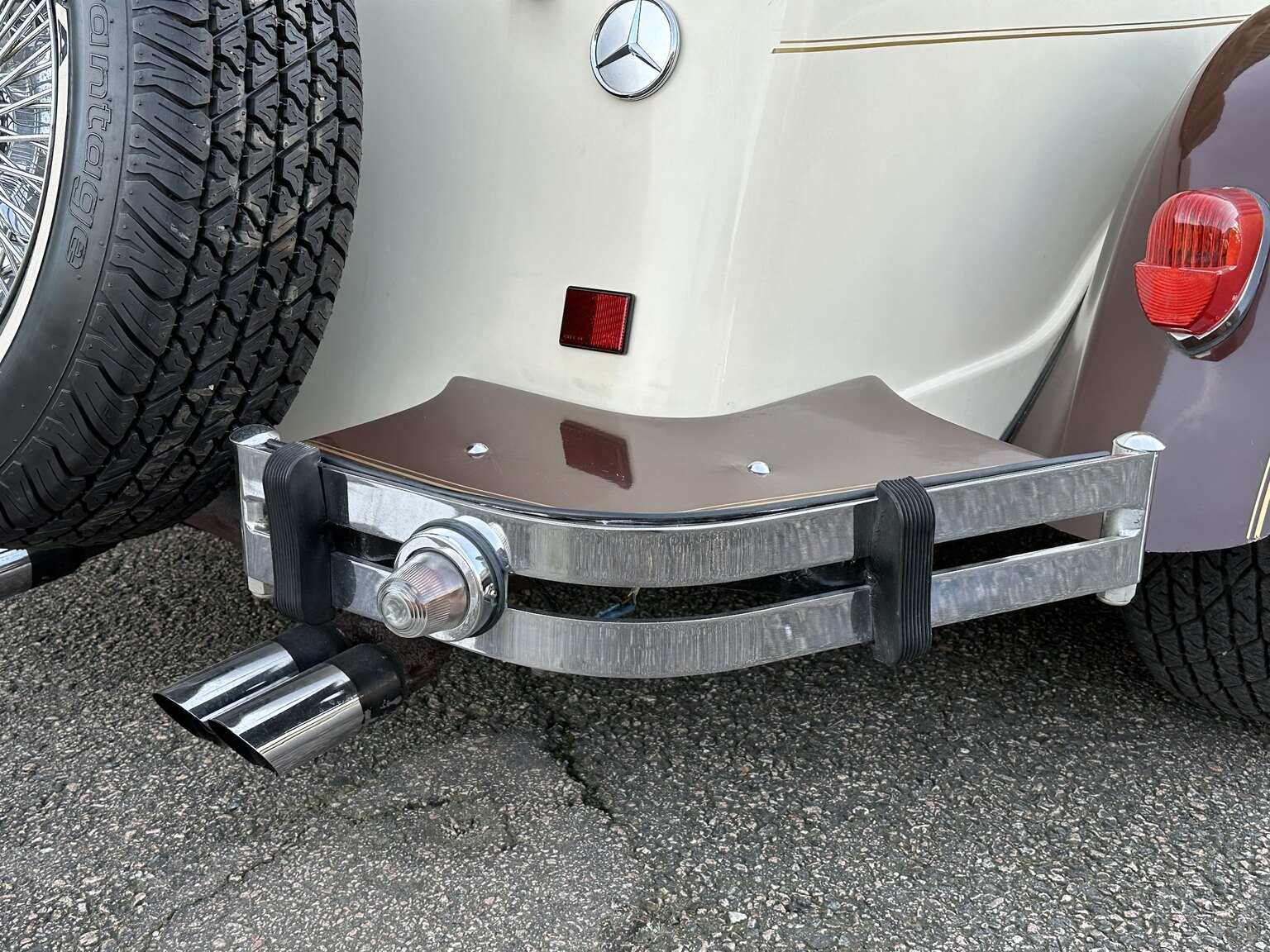 Exteriörbild på 1971 MB Gazelle