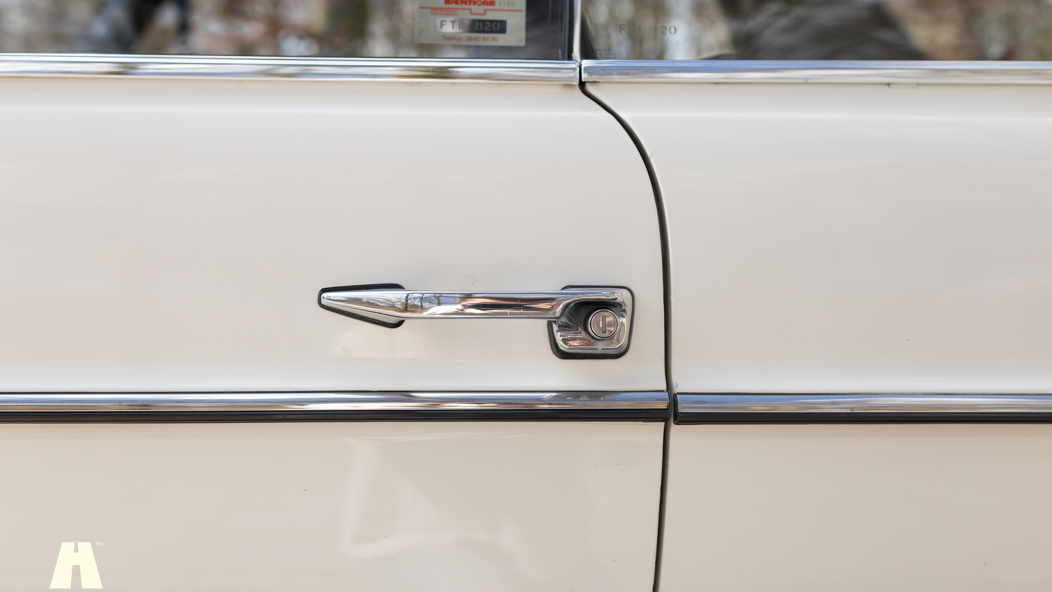 Aussenfoto 1970 Mercedes 250 CE