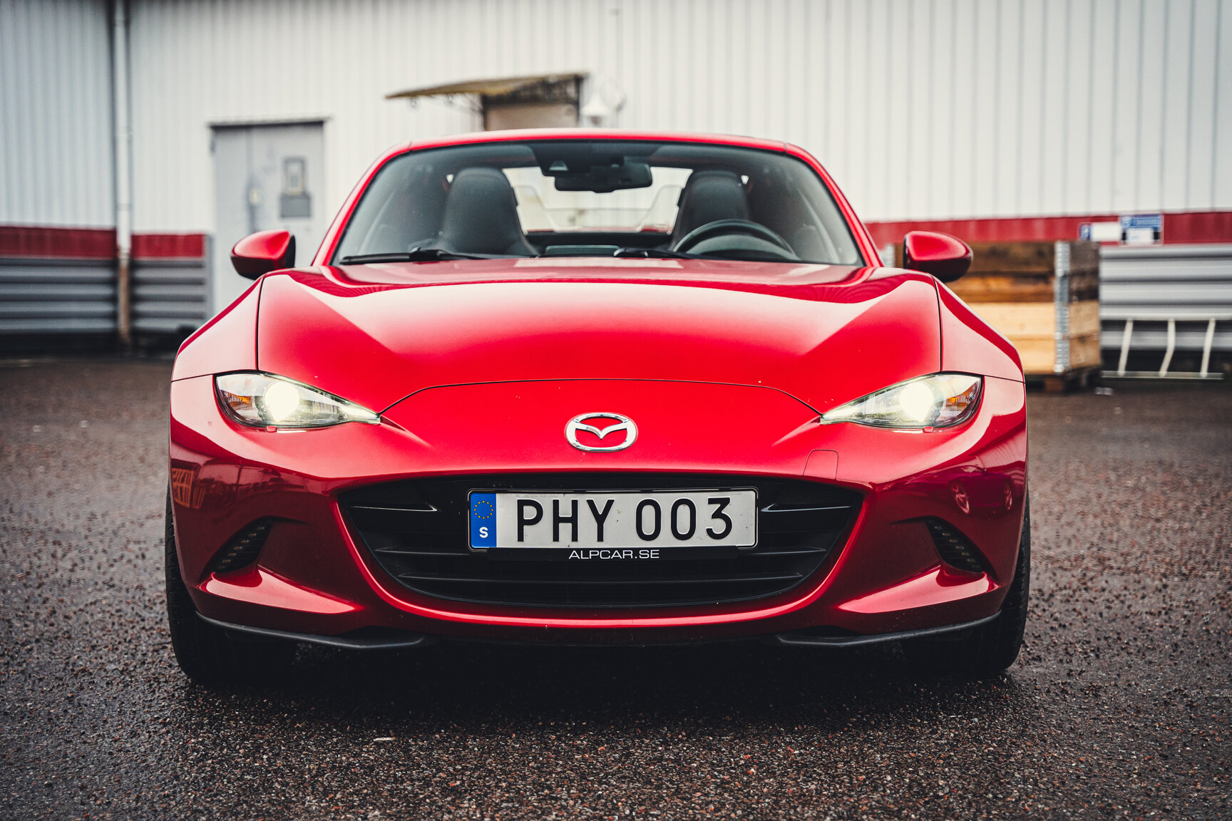 Exteriörbild på 2017 Mazda MX-5 RF - Ett sista race
