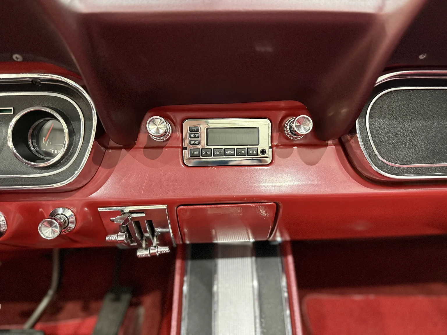 Interior image of 1966 Ford Mustang Convertible (19)