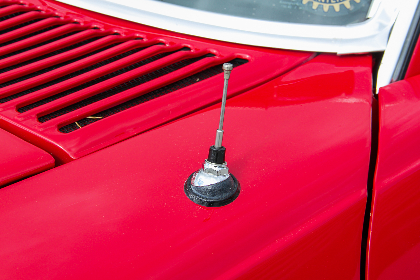 Exterior image of 1975 Mercedes-Benz 280 SL