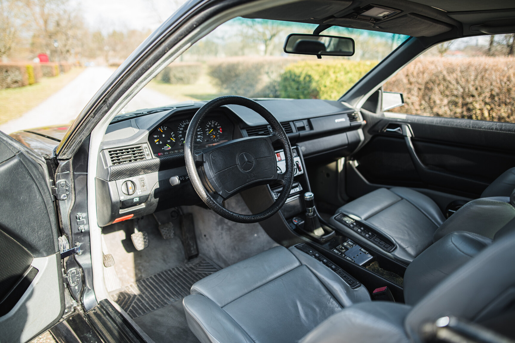 Interior image of 1989 Mercedes-Benz 300 CE Koenig Specials