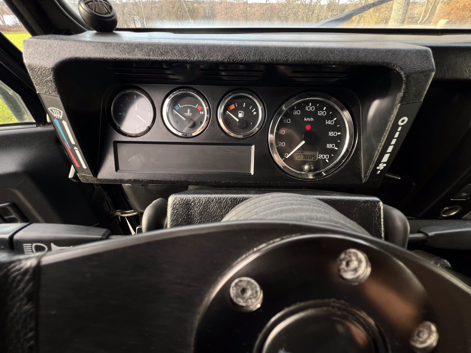 Innenraumfoto von 2002 Land Rover Defender 90 2.5 Td5