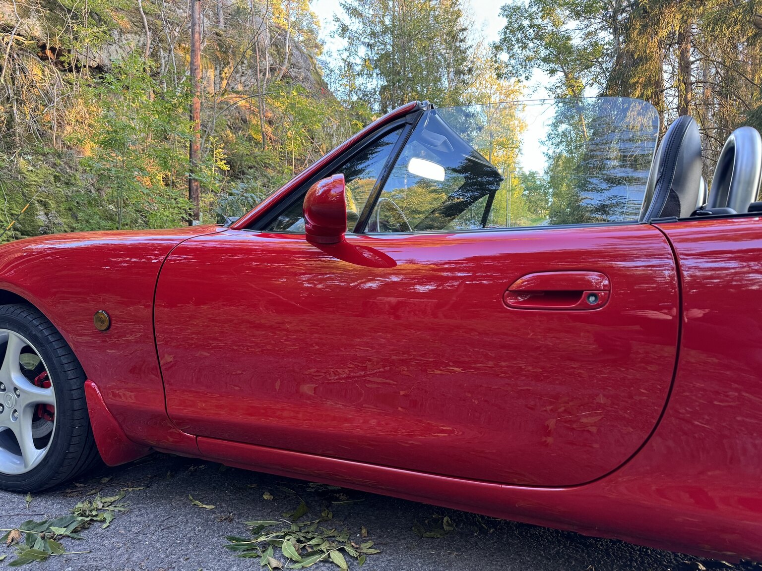 Exteriörbild på 2004 Mazda MX-5