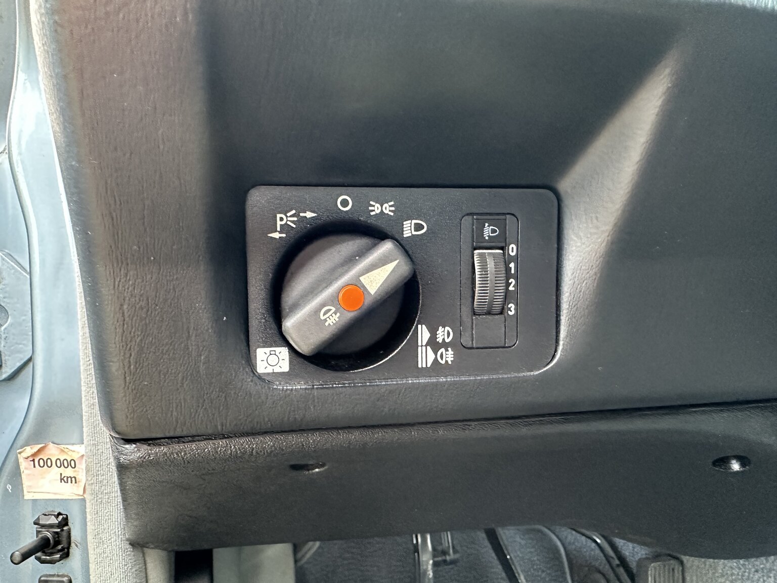 Interior image of 1988 Mercedes-Benz 190 E