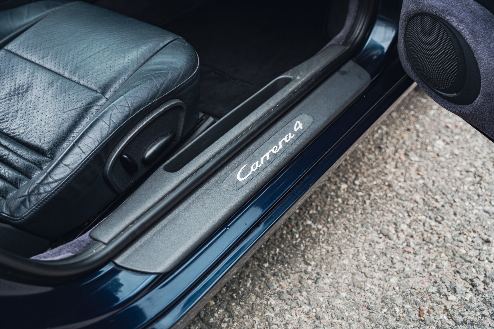 Interior image of 1999 Porsche 911 Carrera 4