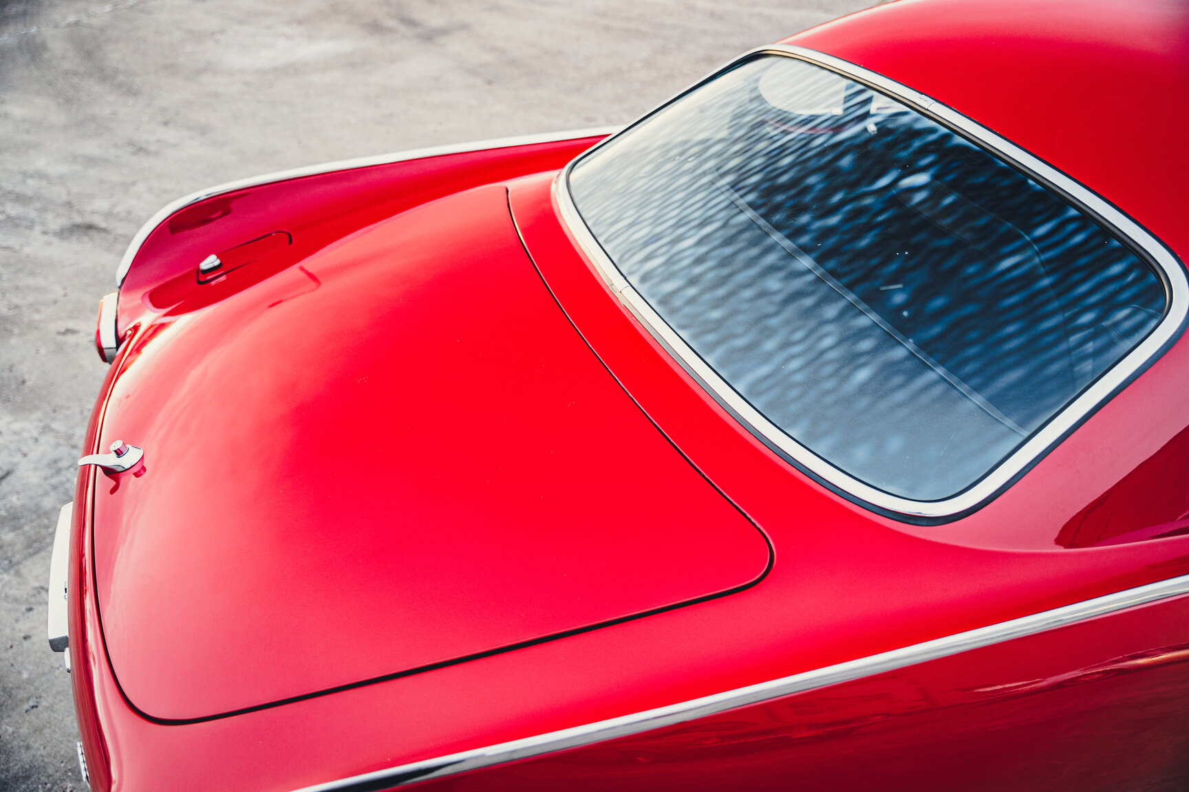 Exterior image of 1963 Volvo P1800 S