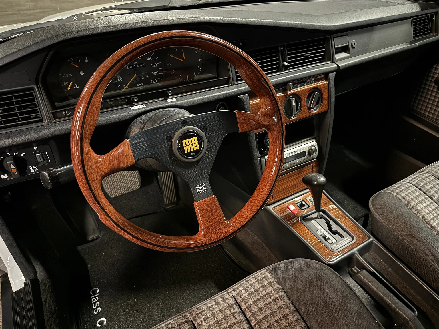 Interior image of 1992 Mercedes-Benz 190 E 1.8 - NO RESERVE (2)