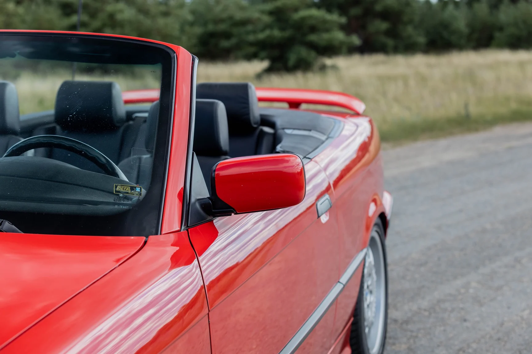 Exterior image of 1994 BMW 325i Convertible (18)