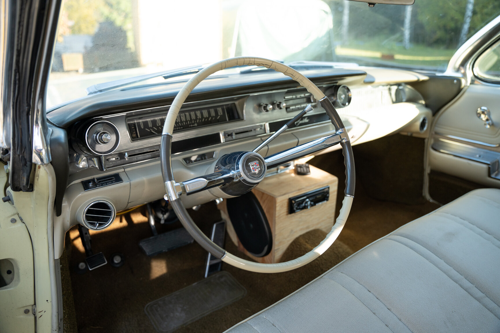 Interior image of 1962 Cadillac Coupé De Ville