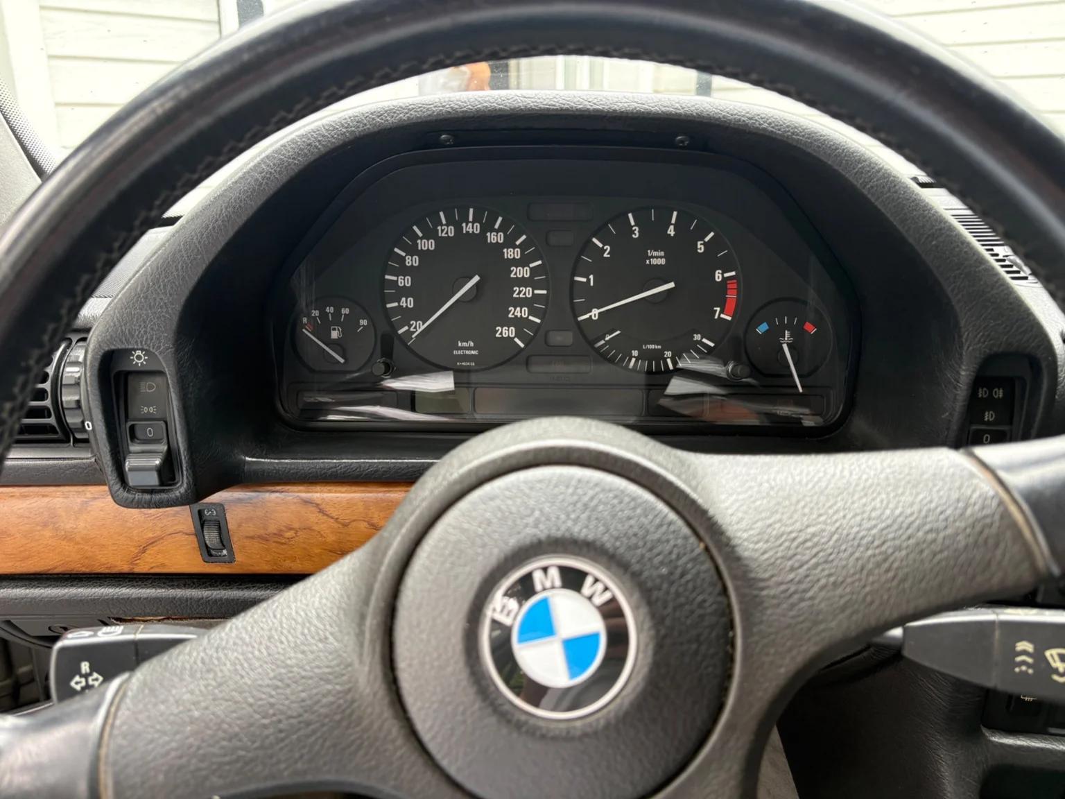Innenraumfoto von 1988 BMW 730iA (23)